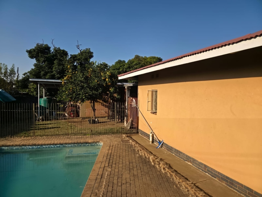 3 Bedroom Property for Sale in Oos Einde North West